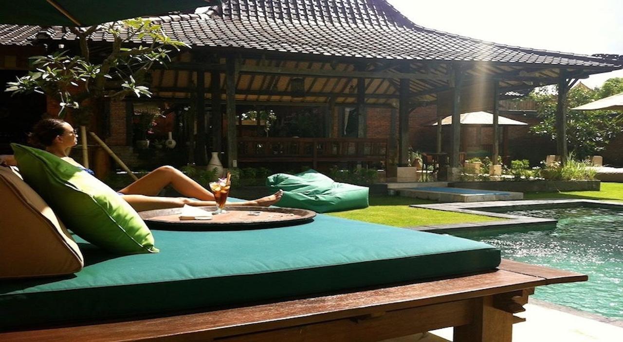 Ngeluwungan Boutique Hostel チャングー エクステリア 写真