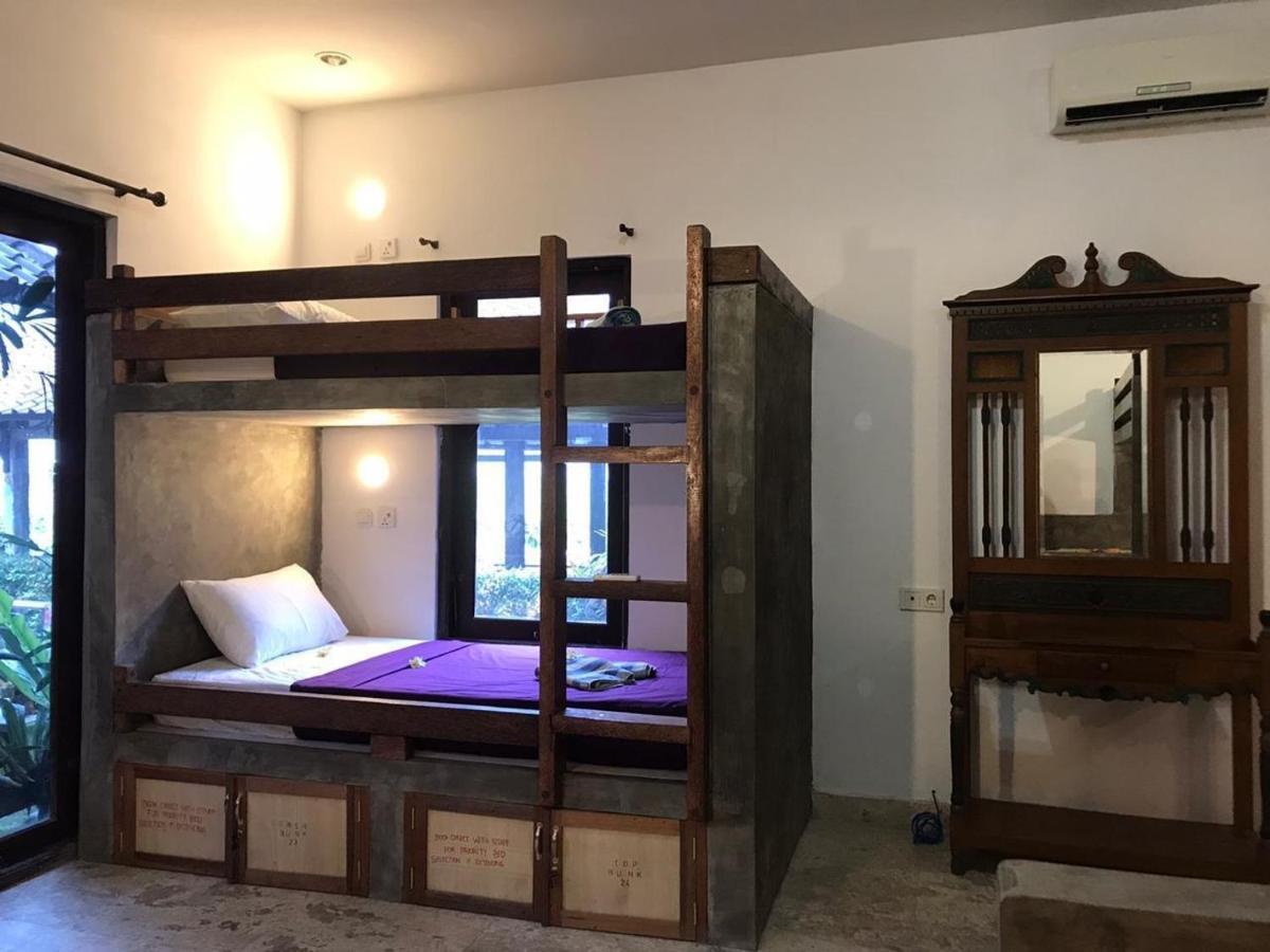 Ngeluwungan Boutique Hostel チャングー エクステリア 写真