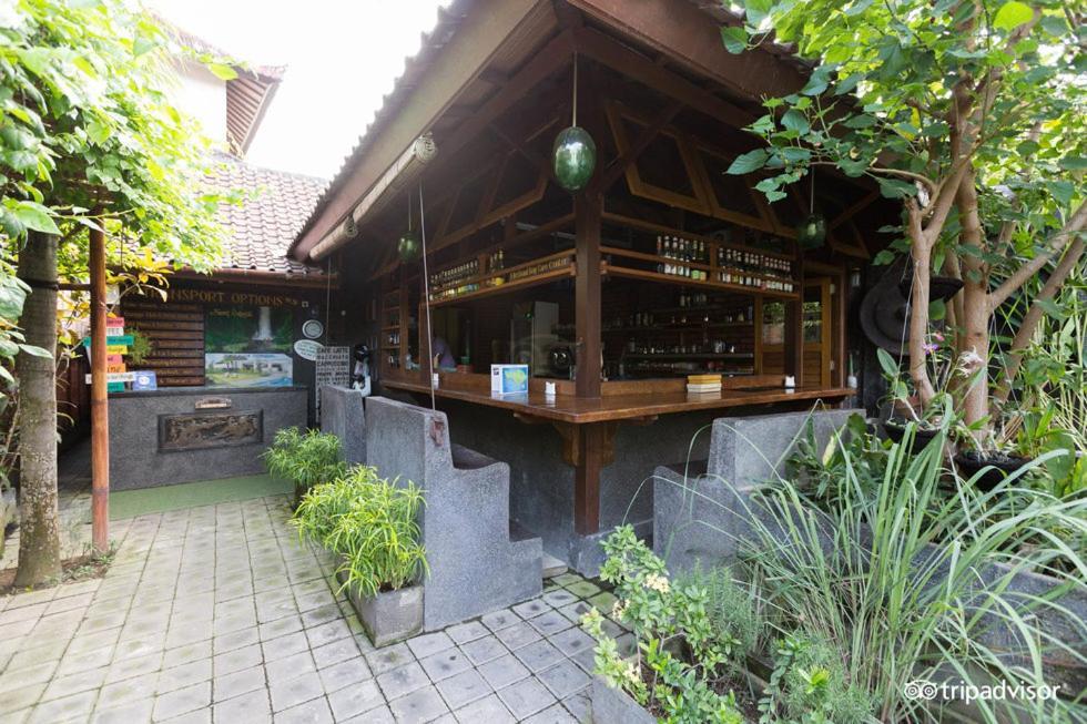 Ngeluwungan Boutique Hostel チャングー エクステリア 写真