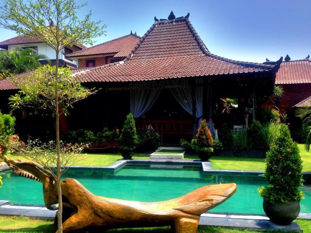 Ngeluwungan Boutique Hostel チャングー エクステリア 写真