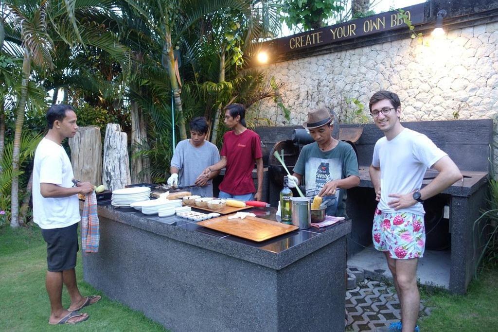 Ngeluwungan Boutique Hostel チャングー エクステリア 写真