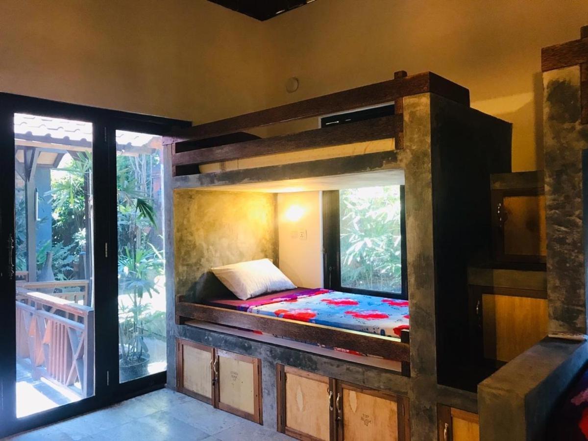 Ngeluwungan Boutique Hostel チャングー エクステリア 写真